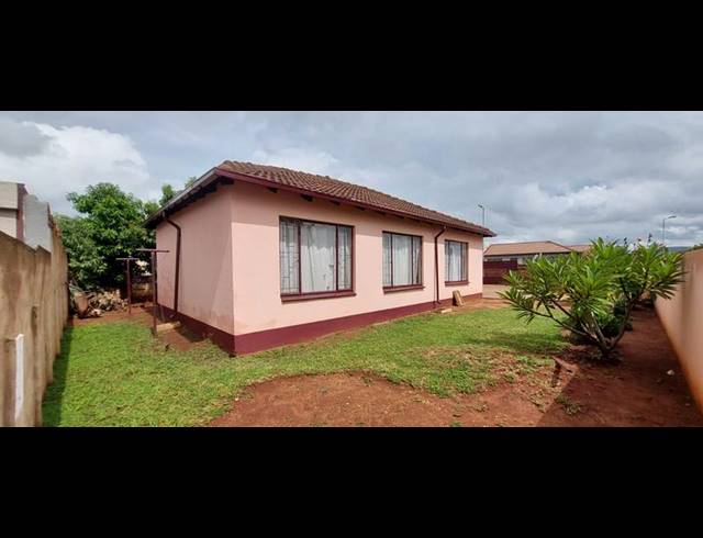 3 BEDROOM HOUSE FOR SALE IN THE ORCHARDS